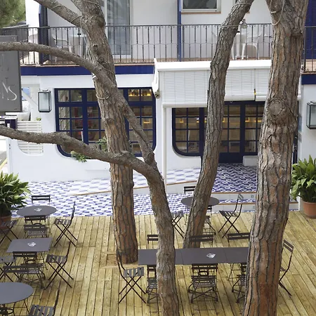 Els Pins Castell-Platja d'Aro