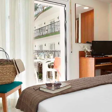 Els Pins Hotel